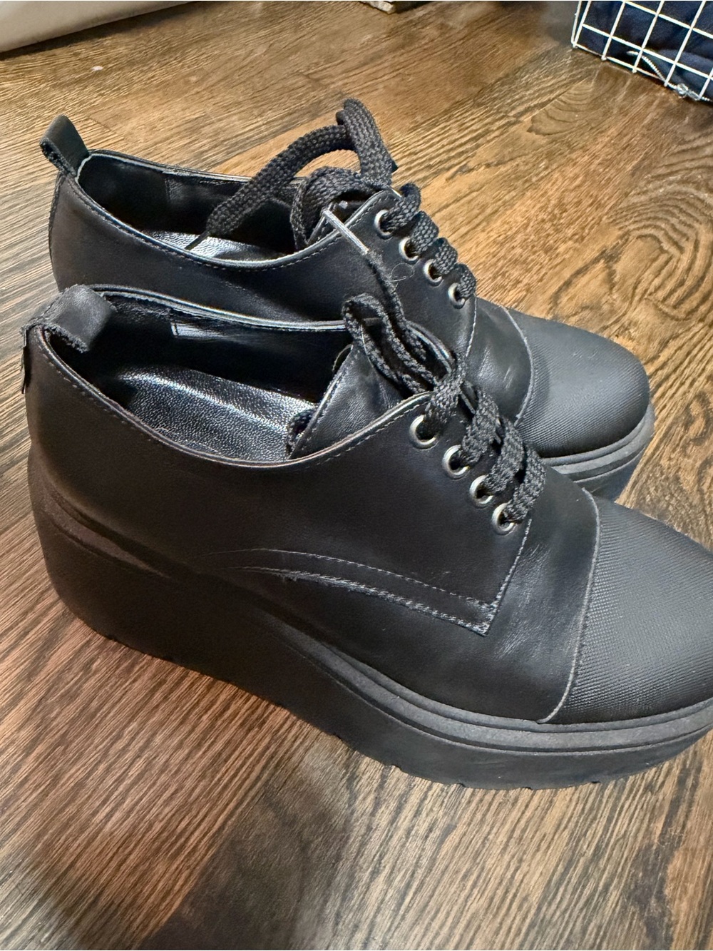 MARCO MOREO women’s black leather platform lace shoes